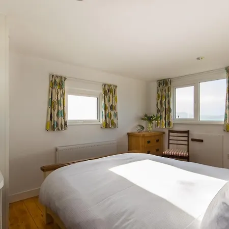 Large House With Adjoining Close To Holiday home