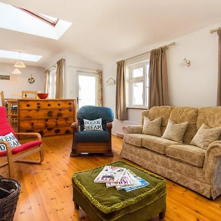 Large House With Adjoining Close To Holiday home