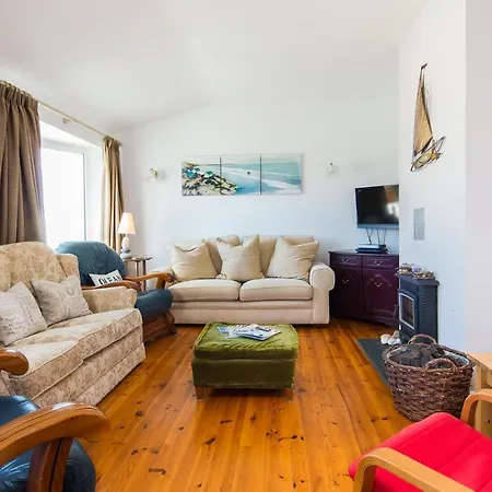Large House With Adjoining Close To